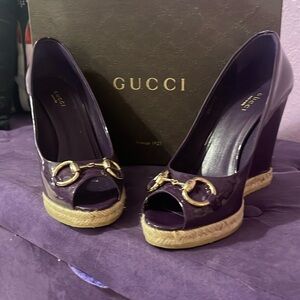 Fabulous, stunning Gucci purple shoes, deep purple box dust bag included you